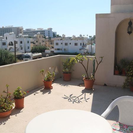 Ria Beach Sea View Apartment Pyla Bagian luar foto