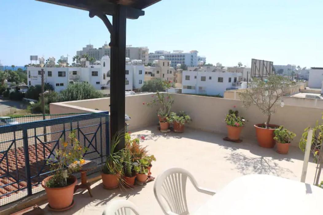 Ria Beach Sea View Apartment Pyla Bagian luar foto