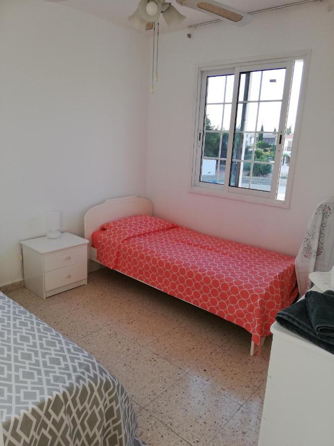 Ria Beach Sea View Apartment Pyla Bagian luar foto