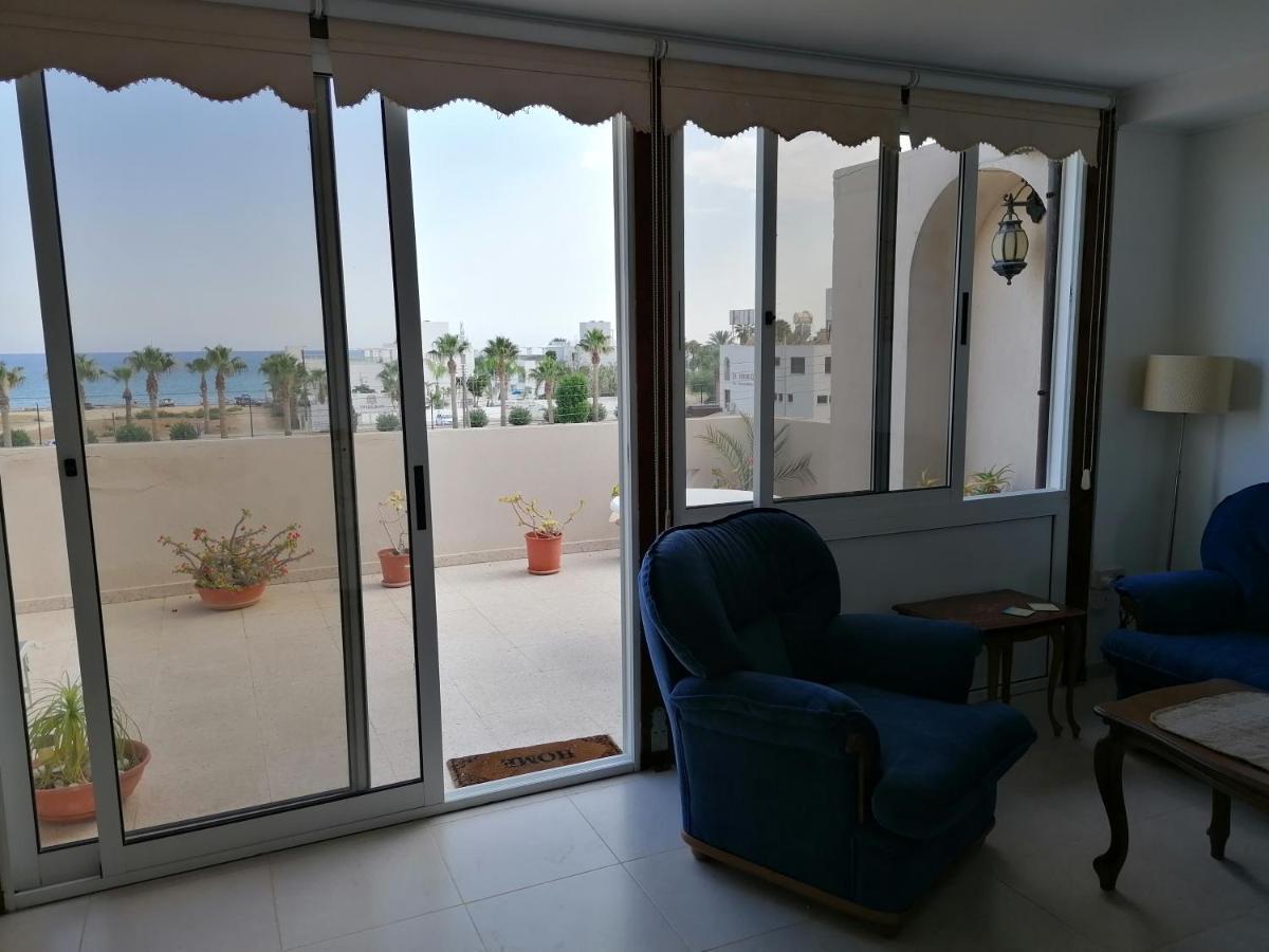 Ria Beach Sea View Apartment Pyla Bagian luar foto