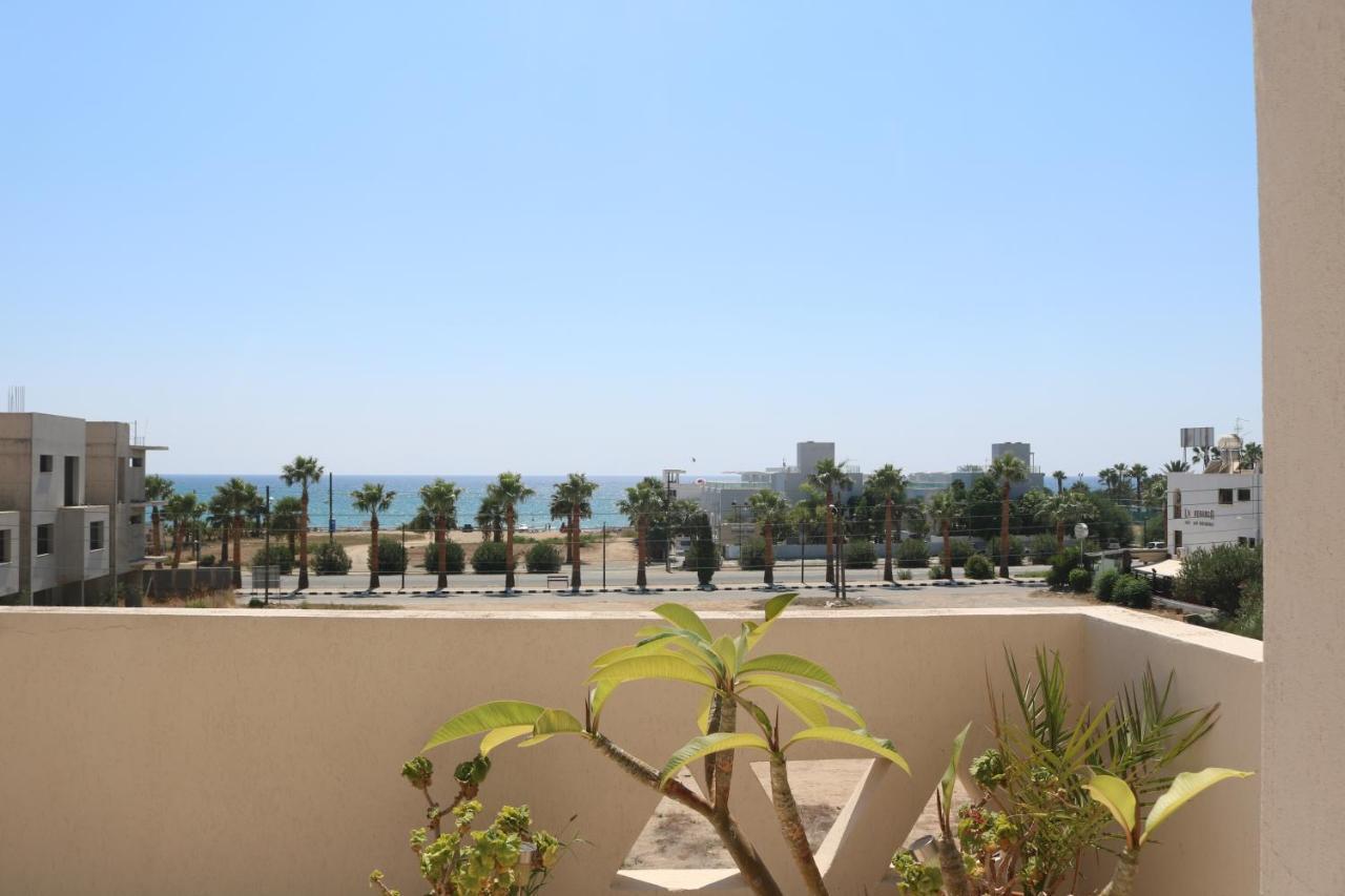 Ria Beach Sea View Apartment Pyla Bagian luar foto