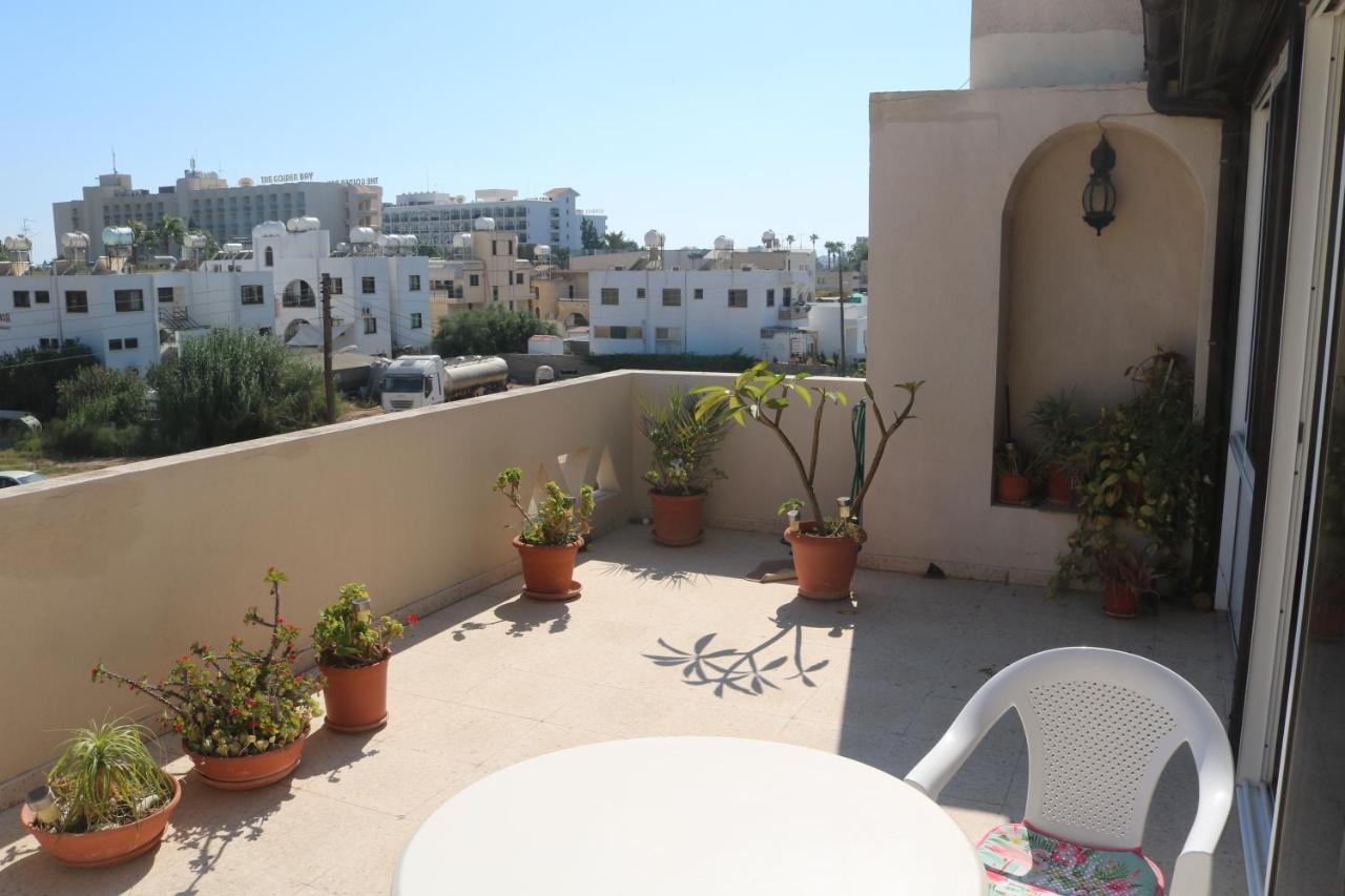Ria Beach Sea View Apartment Pyla Bagian luar foto