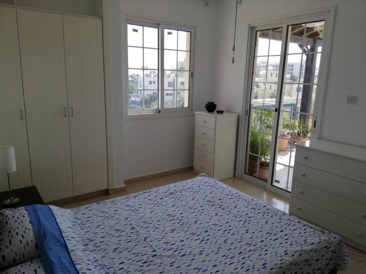 Ria Beach Sea View Apartment Pyla Bagian luar foto