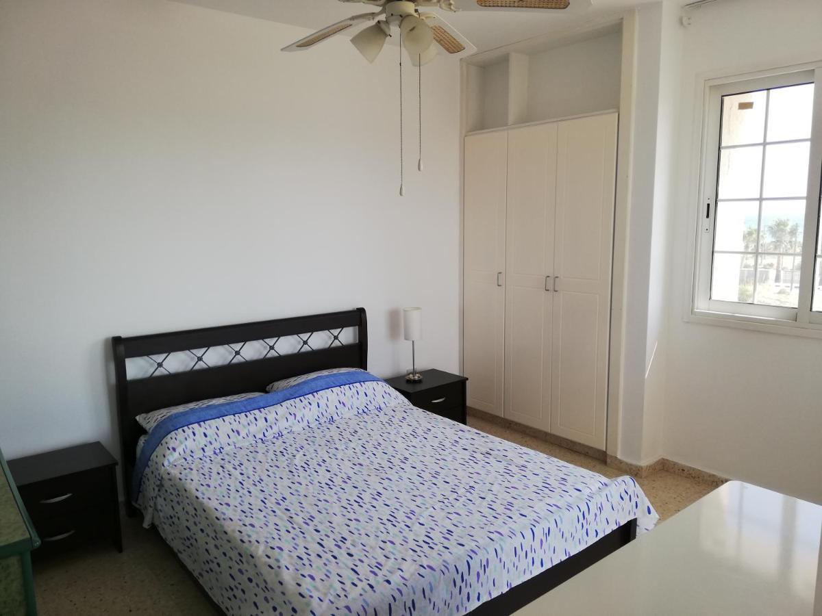 Ria Beach Sea View Apartment Pyla Bagian luar foto