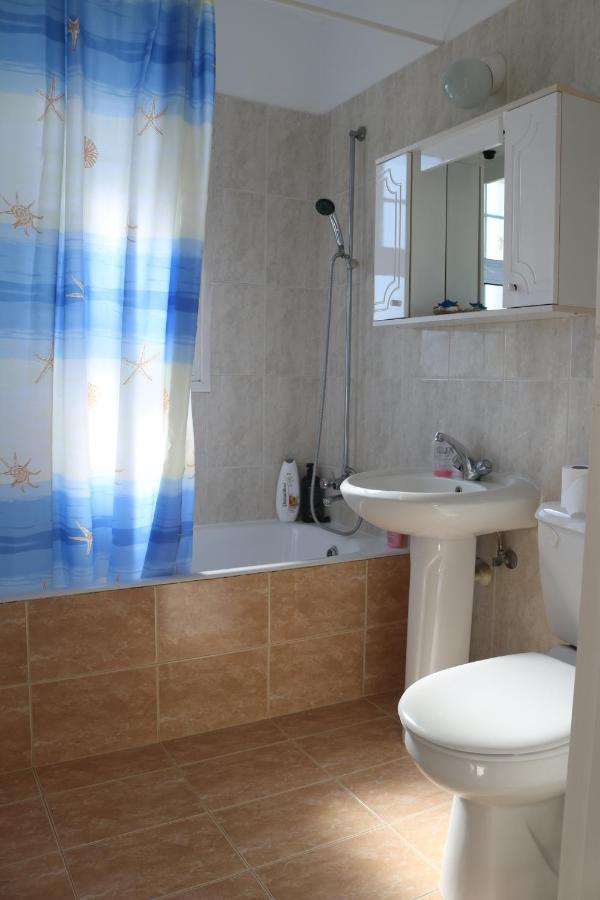 Ria Beach Sea View Apartment Pyla Bagian luar foto