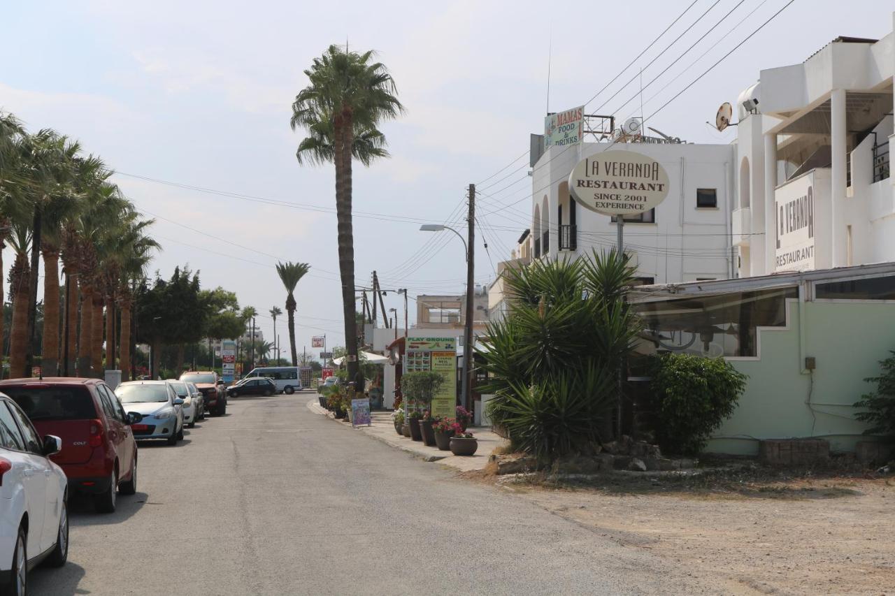 Ria Beach Sea View Apartment Pyla Bagian luar foto