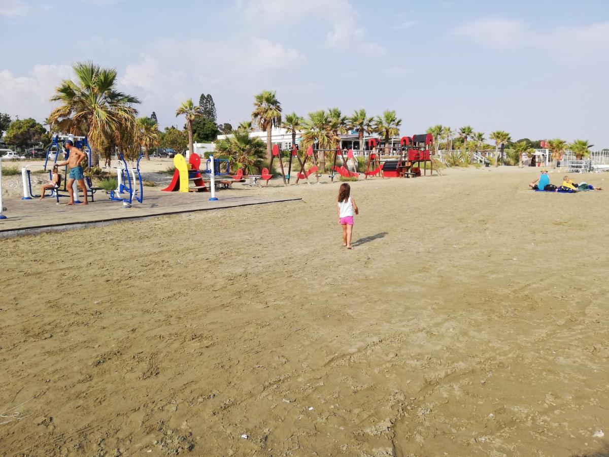 Ria Beach Sea View Apartment Pyla Bagian luar foto